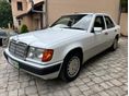 MERCEDES-BENZ W 124 300D! Gyári klíma! 100%-ban rozsdamentes eredeti állapot! 5sebességes kézi váltó