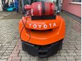 TOYOTA 2010 - 5