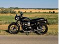 TRIUMPH STREET TWIN 