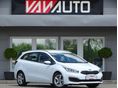 KIA CEE'D SW 1.4 CRDI EX Limited 1.TULAJ-108eKM-SZERVÍZKÖNYV