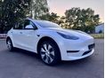 TESLA MODEL Y Long Range AWD (Automata) Vonóhorog - AMD - 96e km - Szervizelt - Garanciális - Új nyári gumik