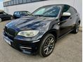 BMW X6 M50d (Automata) (5 személyes ) GYÁRI M50d-FEKETE TETŐKÁRPIT-BARNA BŐR-M-es KÉK SZIN