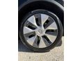 TESLA MODEL Y 2023/6 - 9