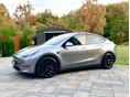 TESLA MODEL Y Performance AWD (Automata) Quicksilver. Vonóhorog. FULL garancia. 51e km.. SÉRÜLÉSMENTES!
