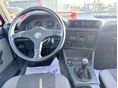 BMW 318 1990/10 - 12