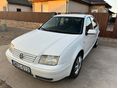 VOLKSWAGEN BORA 1.6 Comfortline
