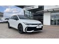 VOLKSWAGEN GOLF 1.5 eTSI R-Line MAX DSG ELŐRENDELT AUTÓ ÁTVEHTŐ 10. HÓ. VONÓHOROGGAL