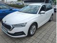 SKODA OCTAVIA Combi 2.0 TDI SCR Ambition DSG Magyar. Áfás. Vezetett Szervizkönyv. Gyári Fényezés