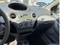 TOYOTA YARIS 2002/8 - 5