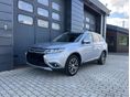 MITSUBISHI OUTLANDER 2.2 DI-D Instyle Premium 4WD (Automata) SZERVIZKÖNYV / 1.TULAJ / KAMERA / NAVI / ÜLÉSFŰTÉS / NAPFÉNYTETŐ