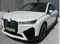 BMW IX xDrive50 108,8kWh ÁFÁS. BRUTTÓ ÁR!! MSPORT! GYÁRI FÉNYEZÉS! SWAROVKSKI! ÜLÉSSZELŐZTETÉS! AJTÓSZERV