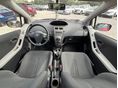 TOYOTA YARIS 2011/3 - 8