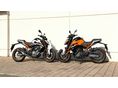 390es mellett