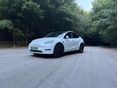 TESLA MODEL Y Long Range AWD (Automata) AMD RYZEN. 38e km. teljes garancia. vonóhorog. 20 kerék