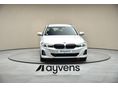 BMW 320 2023/4 - 5