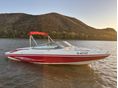 RINKER 226 Captiva. Mercruiser 5.0 V8 MPI. Corsa kipufogó. futóval
