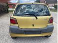 TOYOTA YARIS 2002 - 4