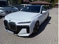 BMW 740d xDrive (Automata) MAGYARORSZÁGI 1 TULAJ-M SPORT-AJTÓSZERVO-KRISTÁLY FÉNYSZÓRÓ-SKY LOUNGE PA-AKTÍV