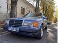 MERCEDES-BENZ W 124 200 E gyári fény . 4 kulcs . szer. könyv . OT
