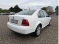 VOLKSWAGEN BORA 2001/4 - 3