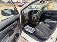 MITSUBISHI OUTLANDER 2020/9 - 7