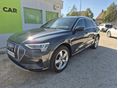 AUDI E-TRON 55 Advanced quattro (Automata) Szervizkönyv / Navi / Memóriás bőr / Ülésfűtés / Kamera / Sávtartó