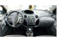 TOYOTA YARIS 2001/11 - 10