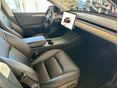 TESLA MODEL Y 2022/9 - 10