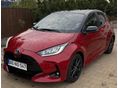 TOYOTA YARIS 1.5 Hybrid Selection Style Smart e-CVT 22 000 km Érzéki vörös/Éjfekete tető