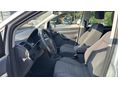 VOLKSWAGEN TOURAN 2005/4 - 9