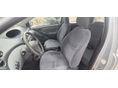 TOYOTA YARIS 2000/9 - 5