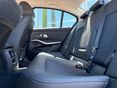 BMW 330 2023/7 - 6