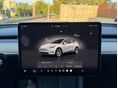 TESLA MODEL Y 2022/10 - 6