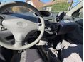 TOYOTA YARIS 2001/10 - 8