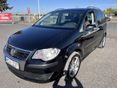 VOLKSWAGEN TOURAN 2.0 FSI Highline 7személy.vonóhorog.gyárilag gázos