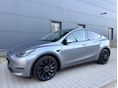 TESLA MODEL Y 2023/2 - 10