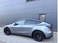 TESLA MODEL Y 2023/2 - 12