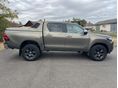 TOYOTA HILUX 2023/11 - 8