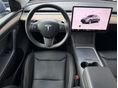 TESLA MODEL Y 2023/8 - 9