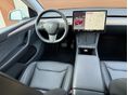 TESLA MODEL Y 2024/4 - 14