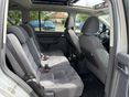 VOLKSWAGEN TOURAN 2010 - 12