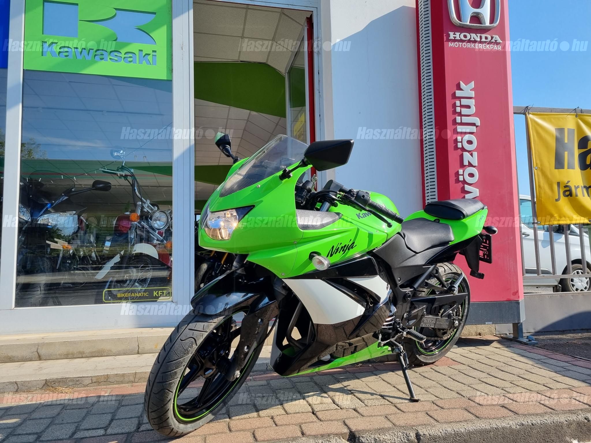 KAWASAKI NINJA 250R 2009/10 - 1