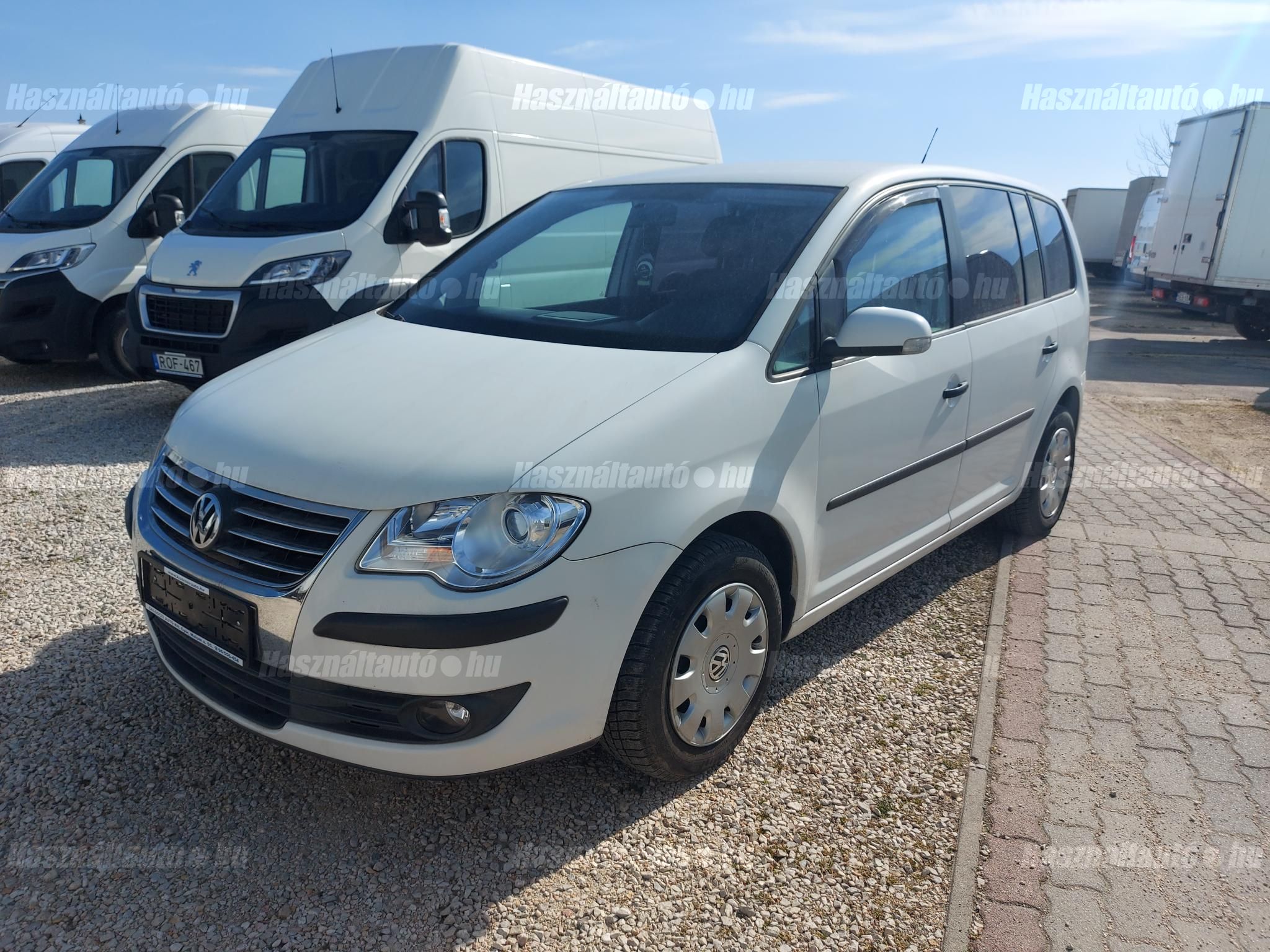 VOLKSWAGEN TOURAN 2009 - 1