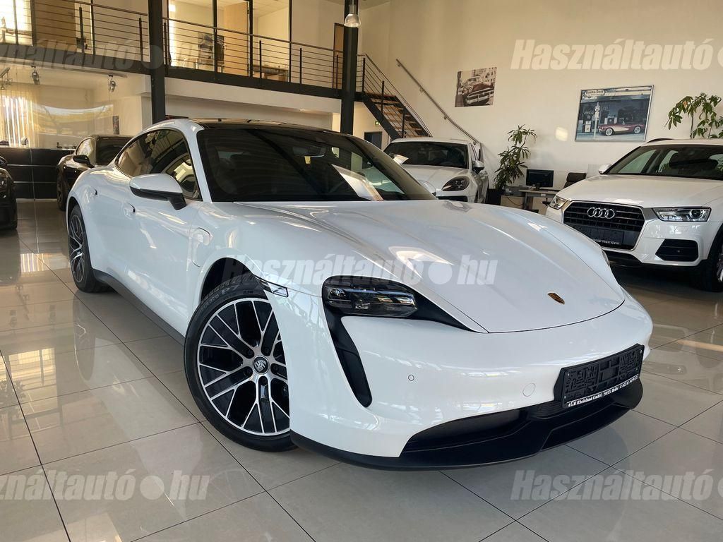 PORSCHE TAYCAN 2021/3 - 1