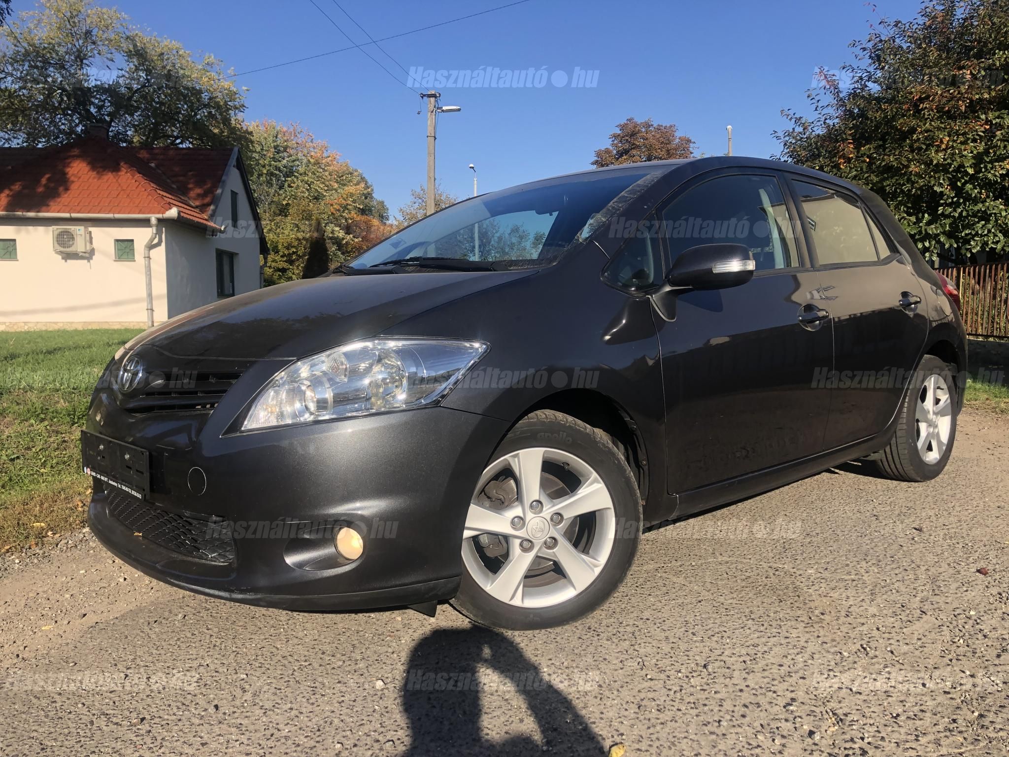 TOYOTA AURIS 2011/11 - 1