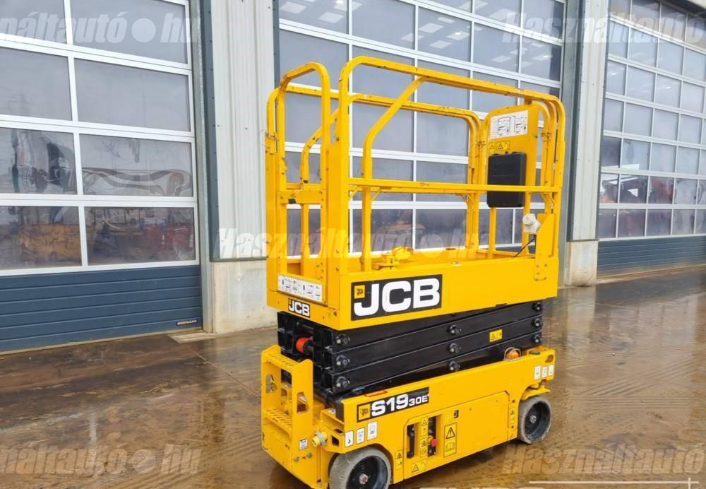 JCB 2017/6 - 1
