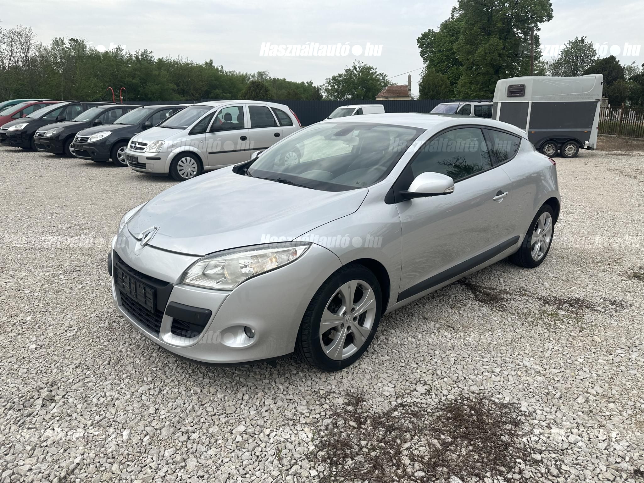 RENAULT MEGANE 2010/11 - 1