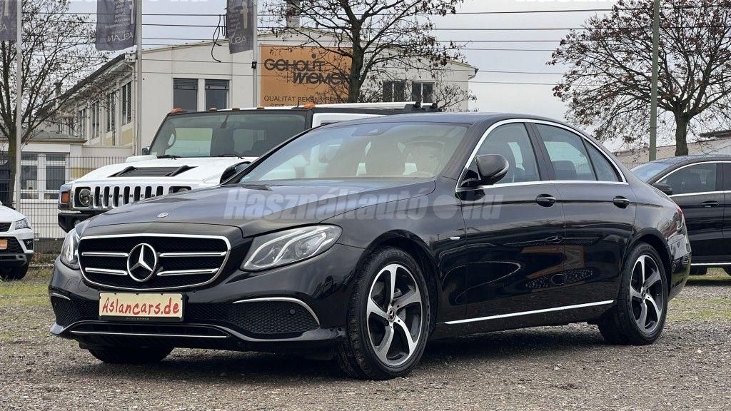 MERCEDES-BENZ E 220 2019/6 - 1