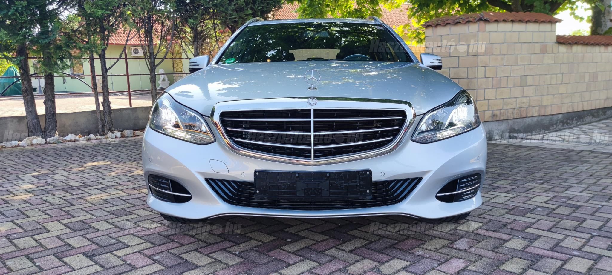 MERCEDES-BENZ E 220 2014/8 - 1