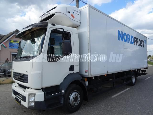 VOLVO 2011 - 1